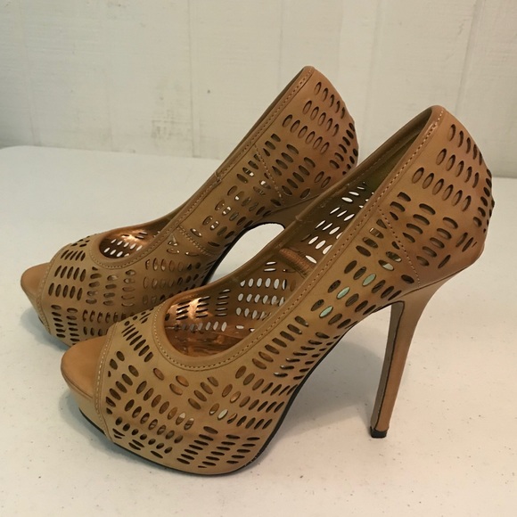 ✨ pretty tan leather stiletto heels - Picture 2 of 6